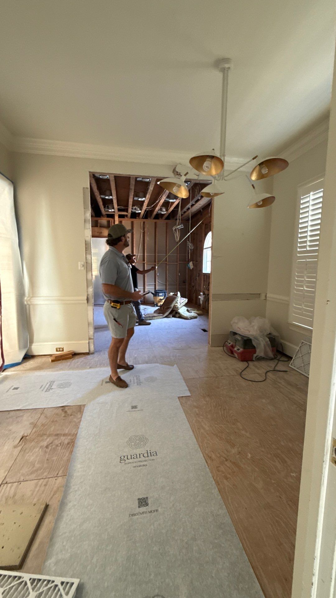 Commercial painting contractor Mobile AL completing exterior painting for a commercial property